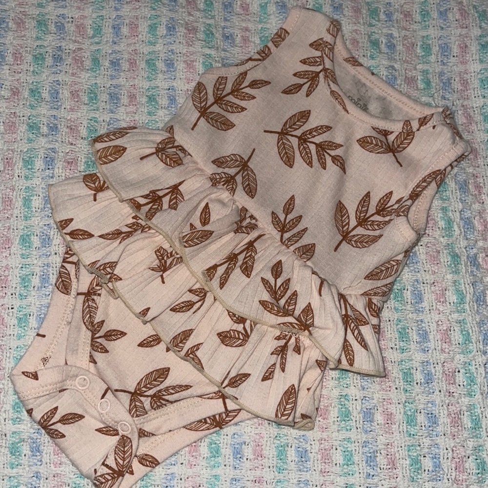🌈 Mini Bean Baby Girl Romper Sz 3/6M Boho Ruffle Skirt